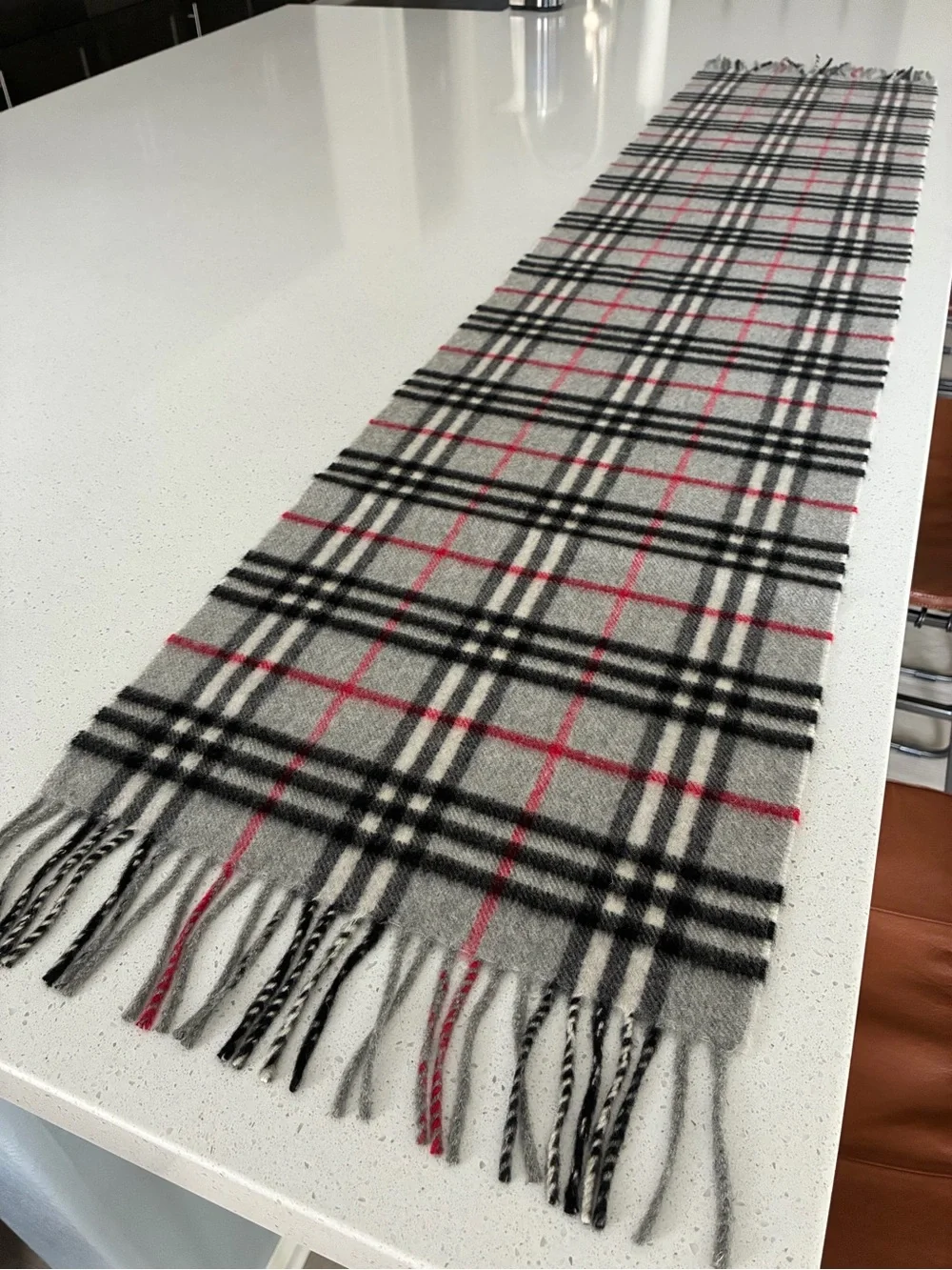 Burberry London - 100% Cashmere Scarf - Made in England - Collector Quality
